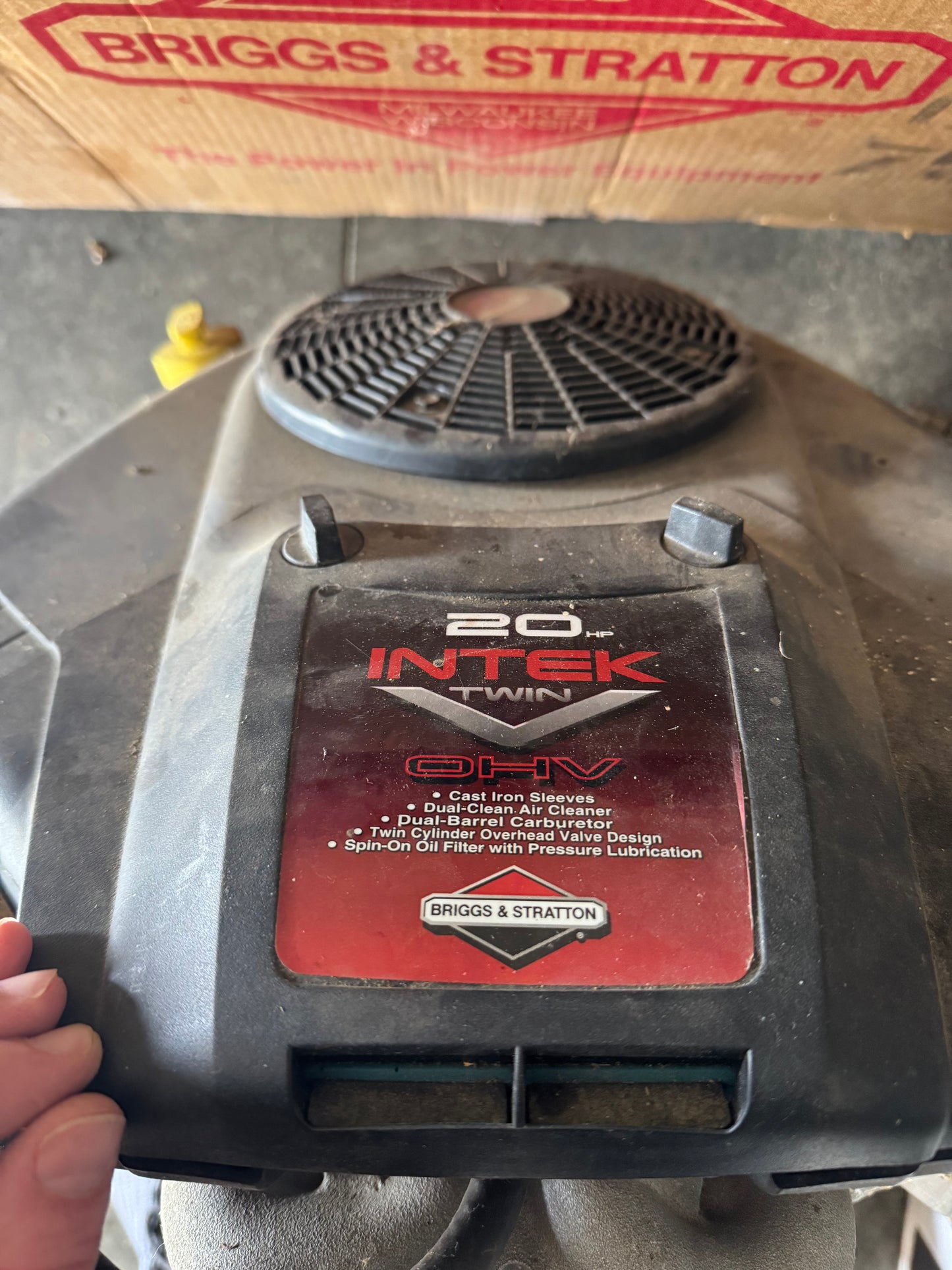 Briggs & Stratton Intek 20 HP V-Twin OHV Engine