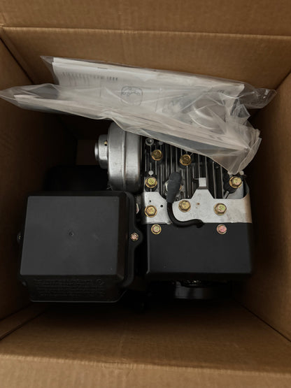 35202 Briggs & Stratton 5 HP Horizontal Shaft Engine (New in Box)