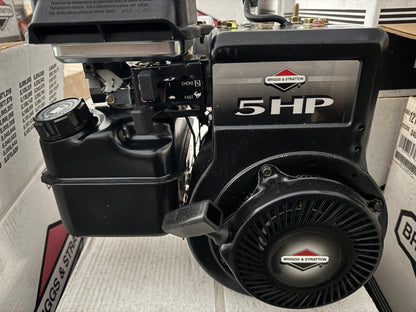 35202 Briggs & Stratton 5 HP Horizontal Shaft Engine (New in Box)
